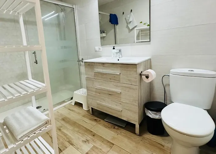 Alex - Your Away Including Breakfast - In A Real B&B 푸엔히롤라