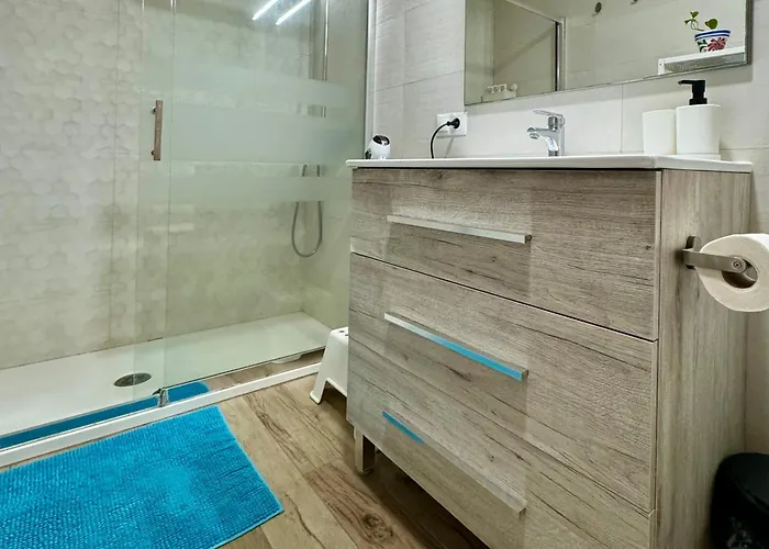 Alex - Your Away Including Breakfast - In A Real Couette-café Fuengirola