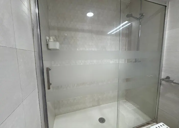 Alex - Your Away Including Breakfast - In A Real Фуэнхирола