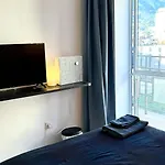 Alex - Your Away Including Breakfast - In A Real Couette-café